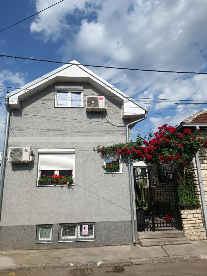 Fortress Apartments Ni Eksteriør bilde